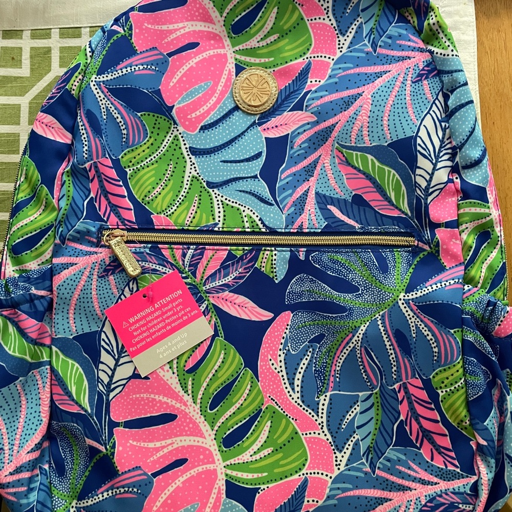 Lilly Pulitzer NIP, GWP, beautiful vibrant spacious back pack!